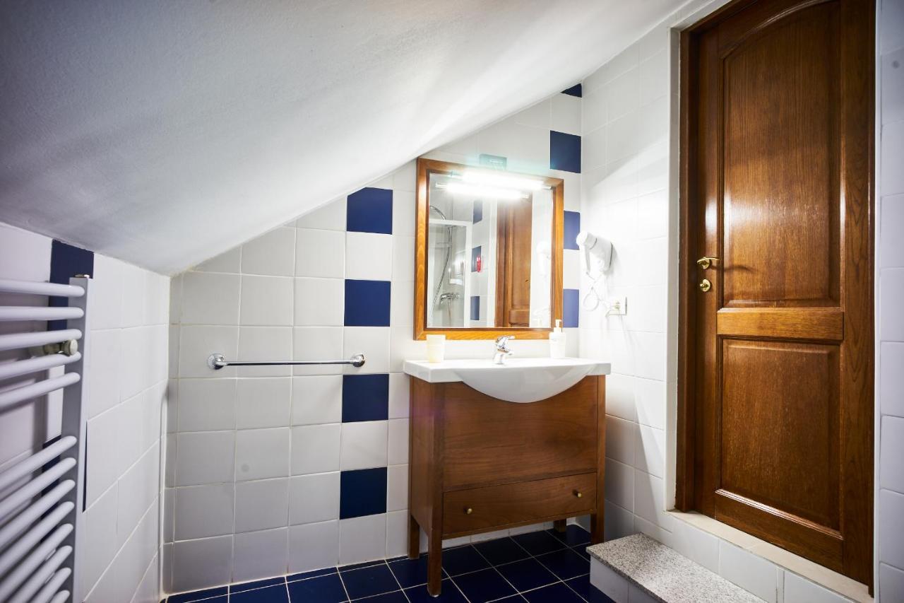 Cozy Attic Room V Bucarest Exterior foto