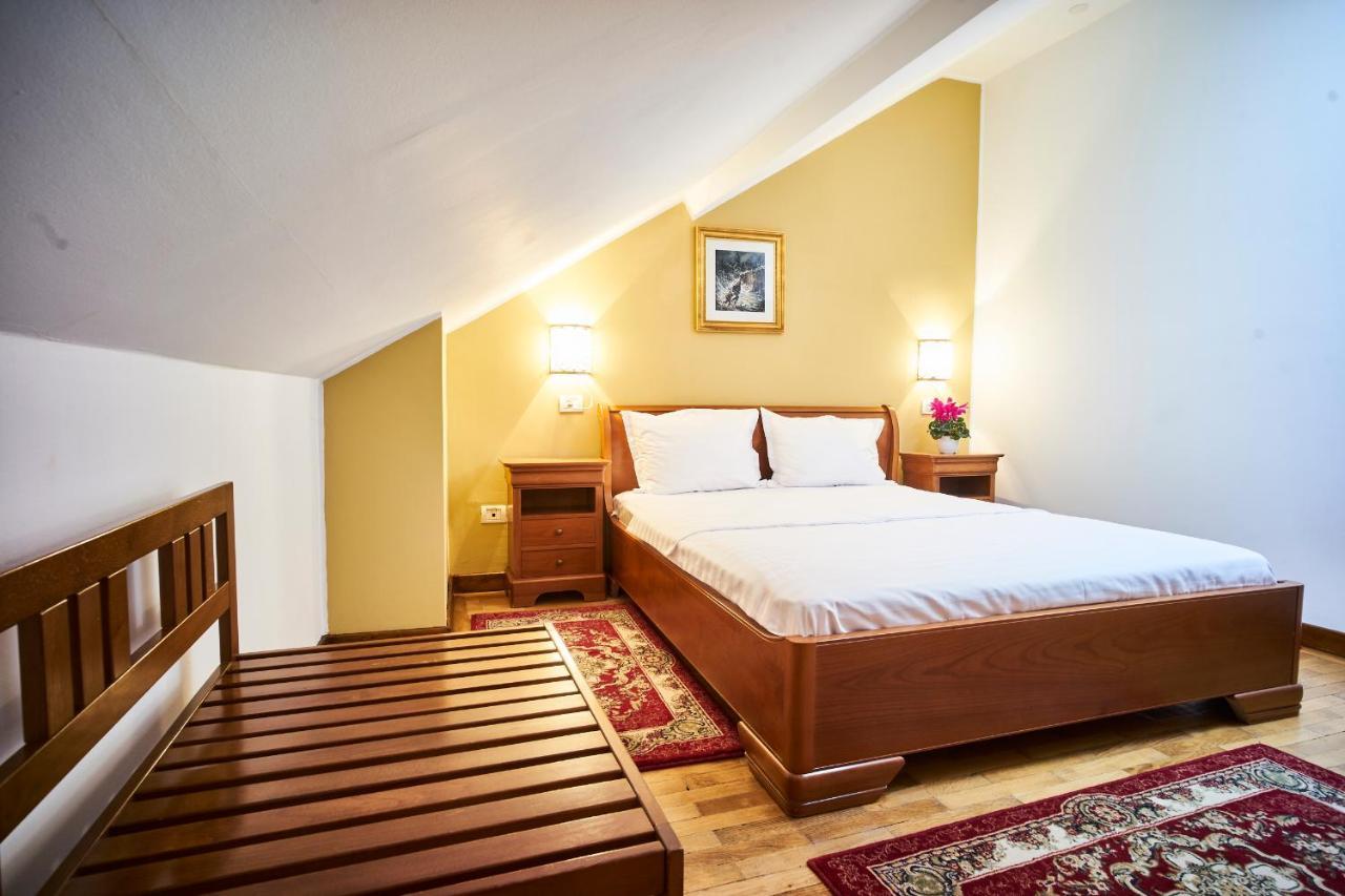 Cozy Attic Room V Bucarest Exterior foto