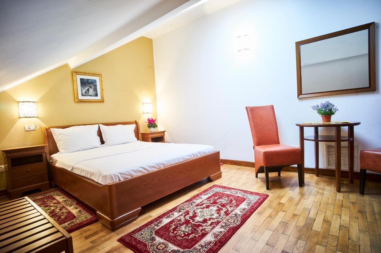 Cozy Attic Room V Bucarest Exterior foto